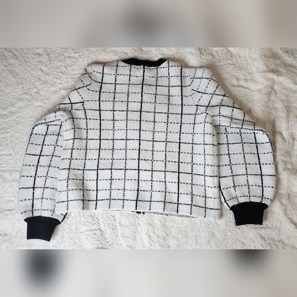 Marled Sweater that Opens in front - Picture 7 of 8